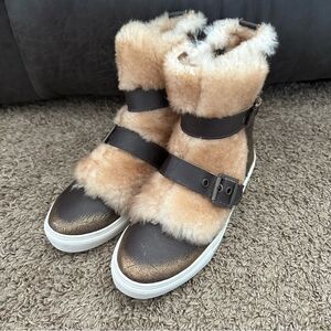 Luxe de Leon Monterrey metallic leather side zip Bootie fur accent ladies 9
